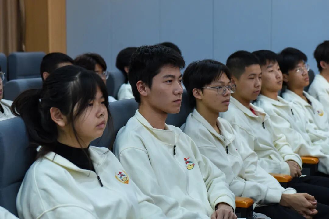 20250408--“人工智能技术与应用分享”讲座 (20).jpg