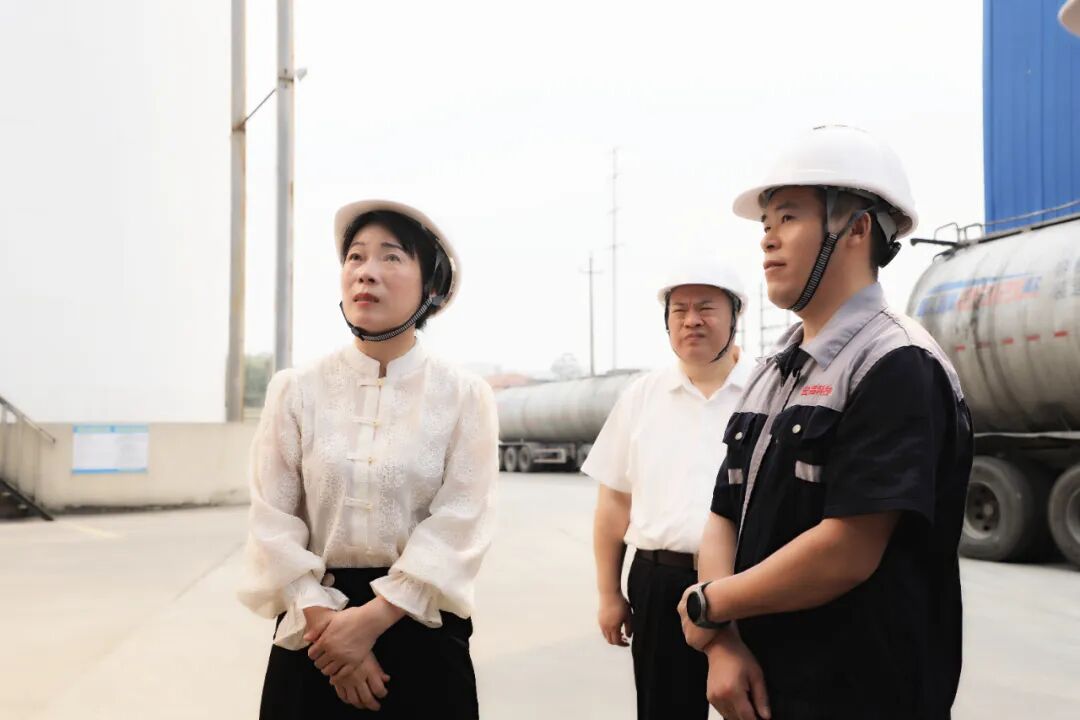 朱靓督导检查节前安全生产和消防安全工作