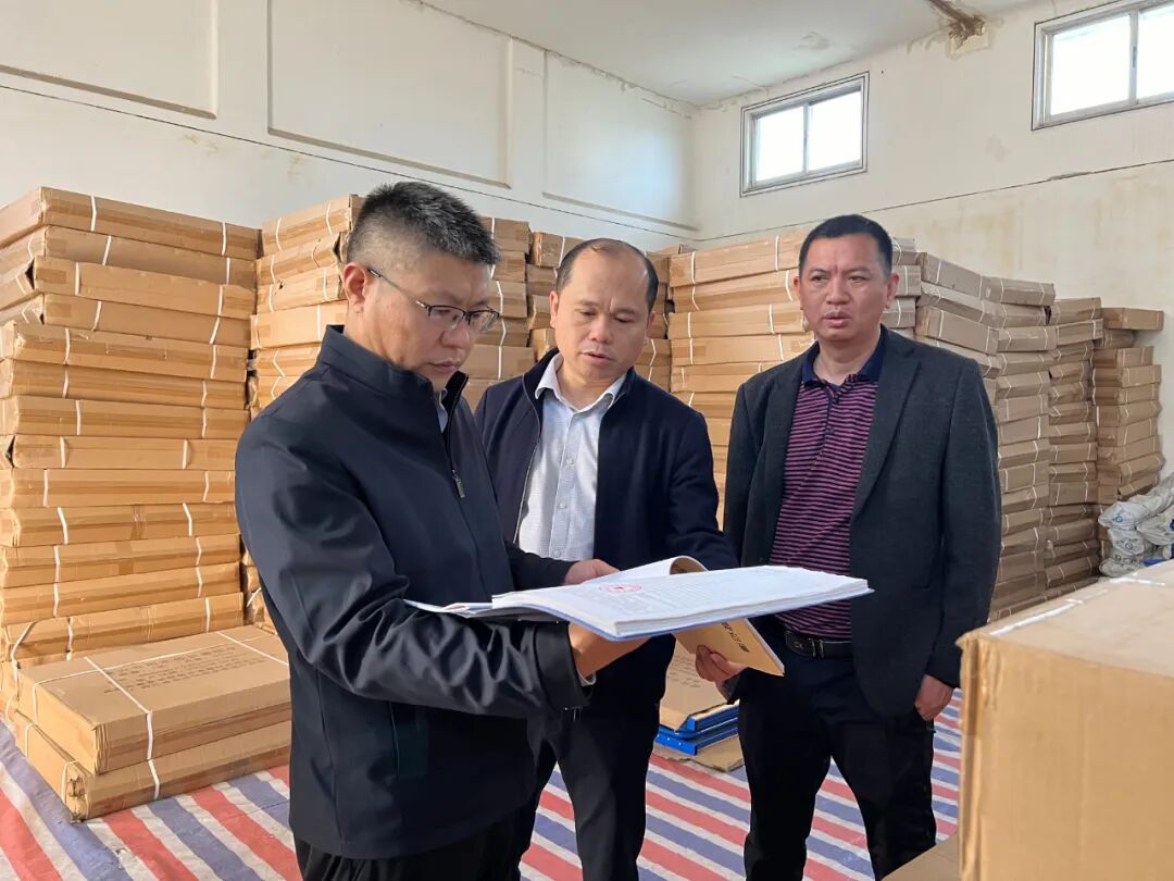 李广斌开展应急储备粮食安全和春耕播种工作调研