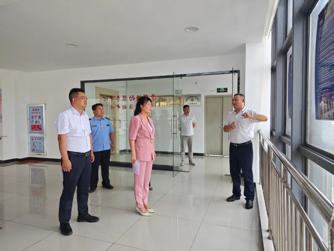 朱靓调研安全生产食品安全和地质灾害隐患点整改工作