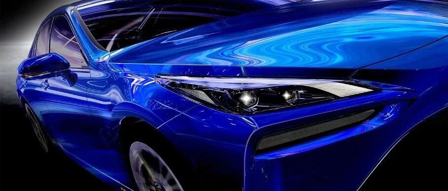 这个一向沉稳的品牌，现在秀到飞起