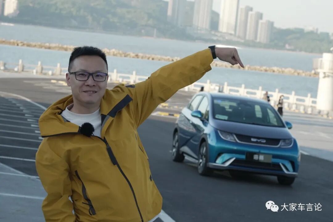 它就是年轻人的第一辆电动钢炮(图2)