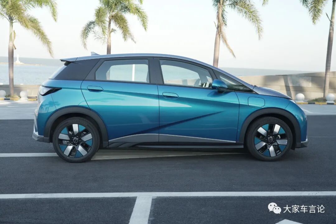 它就是年轻人的第一辆电动钢炮(图3)