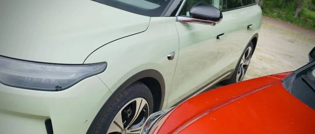 20万买辆舒服大车，这俩谁合适