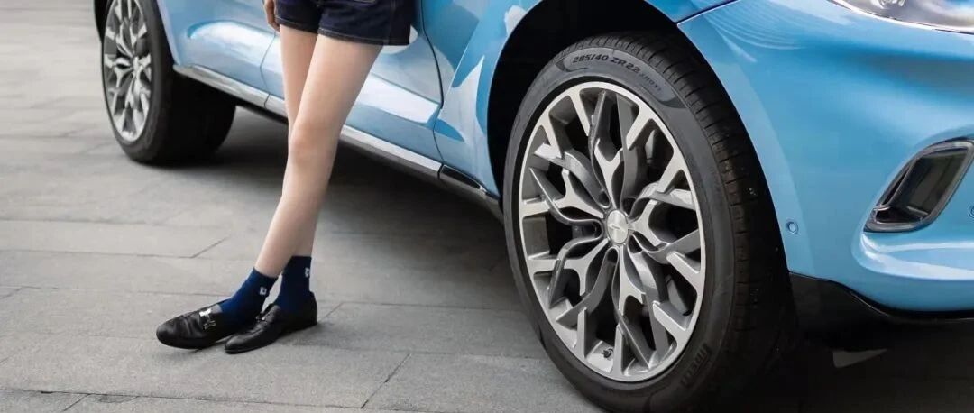 曾经高高在上的“美女”，现在更亲民了