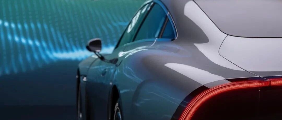 这个大秀肌肉的日子，他才是主角