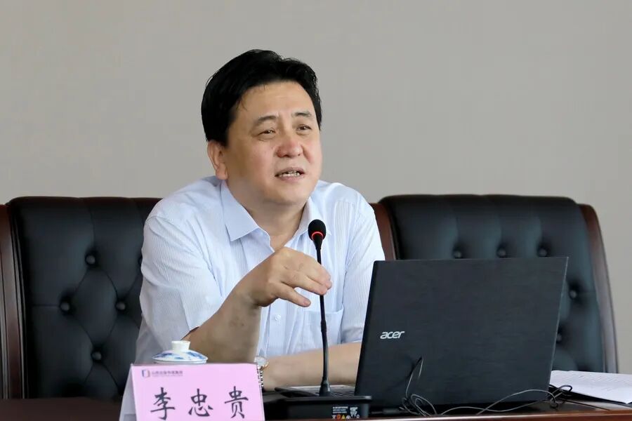 李忠贵紧扣企业工会实际工作,从"工会干什么""能给企业和职工服务什么