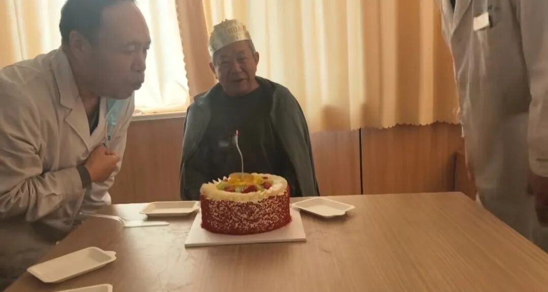 在这里过生日很快乐！