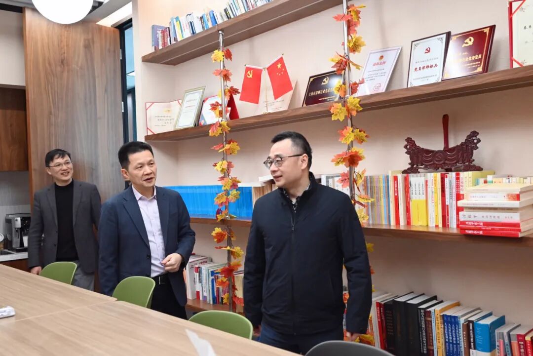 动态 | 上海市司法局莅临普世万联律所走访调研并为李向农主任颁发上海领军人才荣誉证书