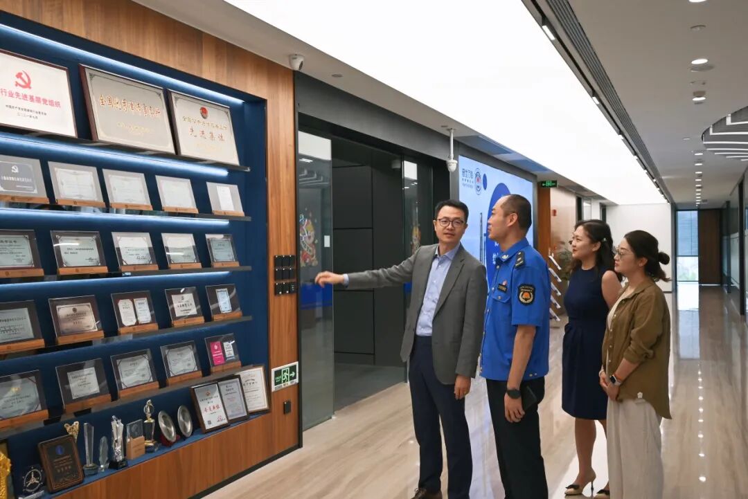 动态 ｜ 普世万联律师应邀为长风新村街道综合行政执法队开展行政执法行为法制审核专题讲座