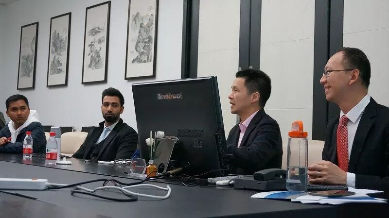 普世所为华东政法大学“一带一路”留学生讲授中国法律制度 | 普世公益