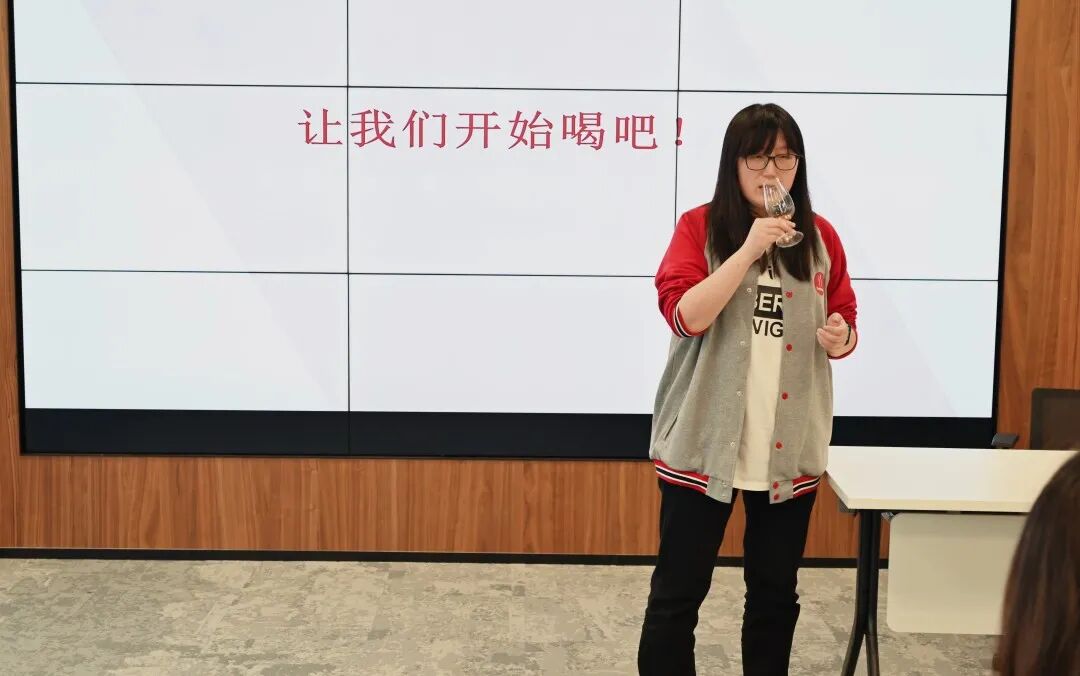 浅酌佳酿 品味芬芳 | 普世万联葡萄酒入门品鉴会成功举办