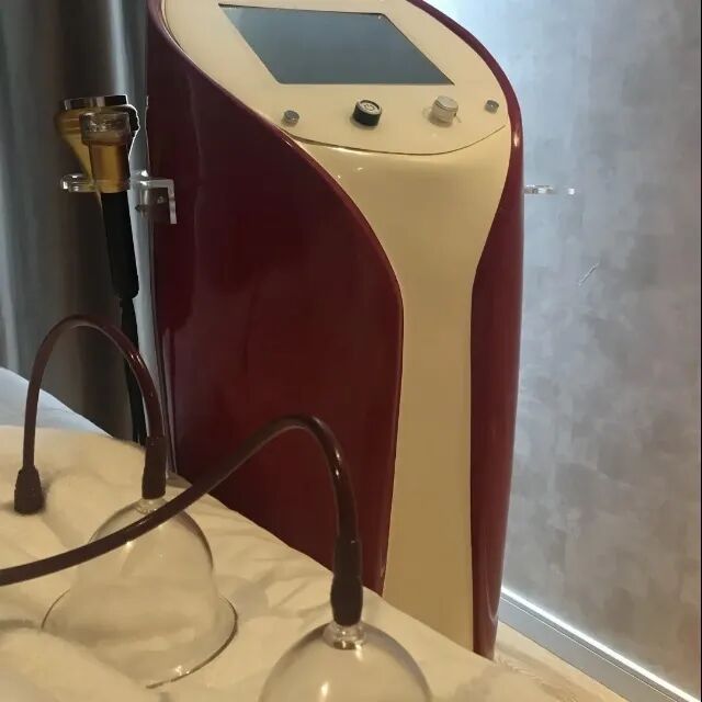 揭秘乳房按摩产业：美容师捏着我的胸说，你有病，我们能治（组图） - 13