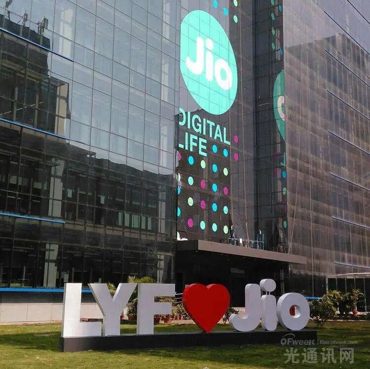 【女性】花7亿办婚礼的「印度马云」之女，和富人区的乞讨小女孩（组图） - 14