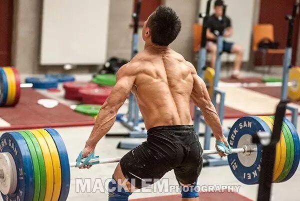 å'‚å°è»æœ‰å€‹é¾å¤§çš„æµ·å¤–ç²‰çµ²åœ˜ä»–å€'çœ¼ä¸­çš„èˆ‰é‡å† è»å¯æ˜¯å€‹çµ•ä¸–ç¾Žäººå…' æ˜Šé«