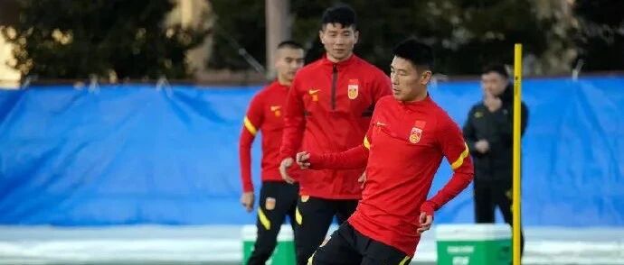 再战日本 神秘的李霄鹏又多了几件秘密武器