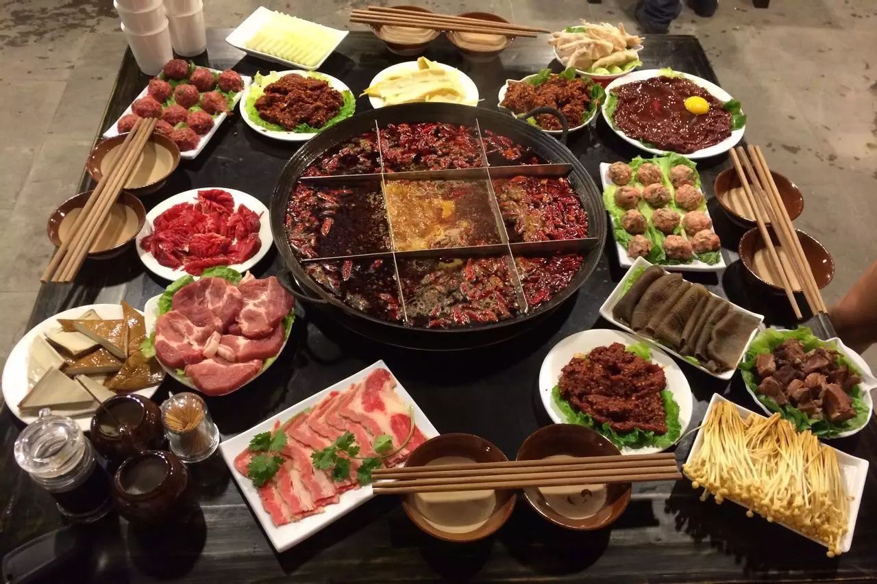 成都辣味美食交流组,冬日里吃火锅的节奏,这几款中国最有特色的火锅