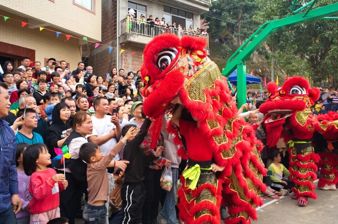 正月十三广西万村篮球赛灵山县丰塘镇级赛村ba总决赛偶遇非遗丰塘炮期