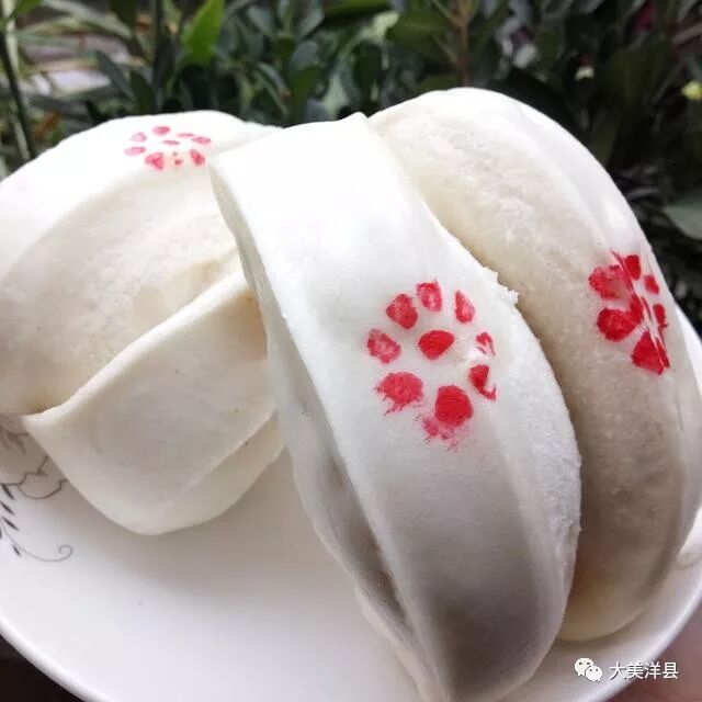 枣糕馍是陕西洋县小吃,蒸制面点的一种,陕西省陕南地区著名的风味之一