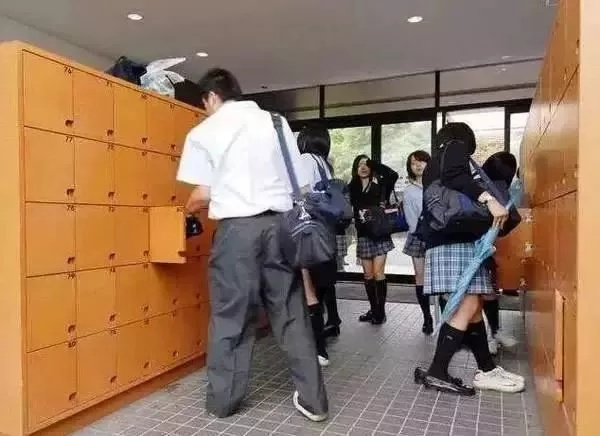 为什么日本人喜欢进门就脱鞋? 背后原因令人称赞！