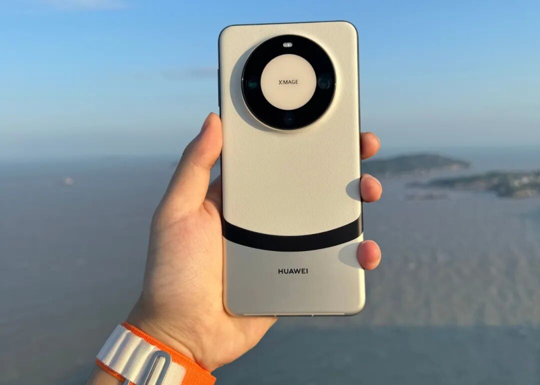 买手机不要图便宜，这4款手机堪称“机皇”，一步到位用六年