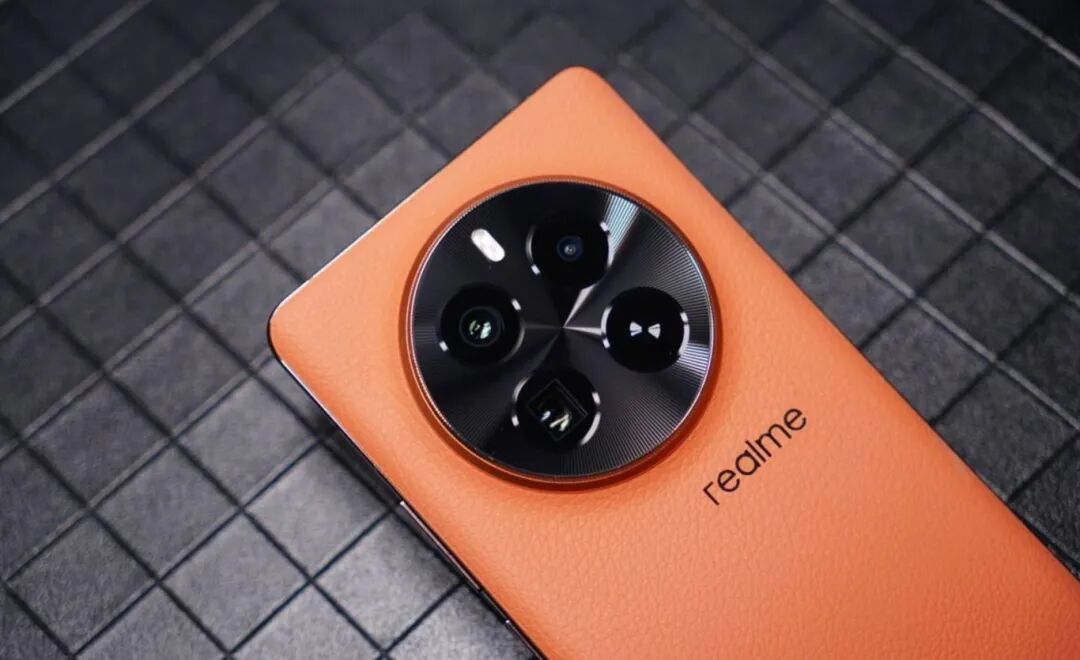 买手机别太抠搜，2024年公认好用的3款手机，轻松用五年