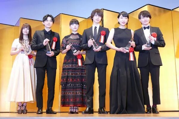 横滨流星深田恭子同框引爆全场 黄金飞翔奖颁奖仪式 沪江日语 微信公众号文章阅读 Wemp