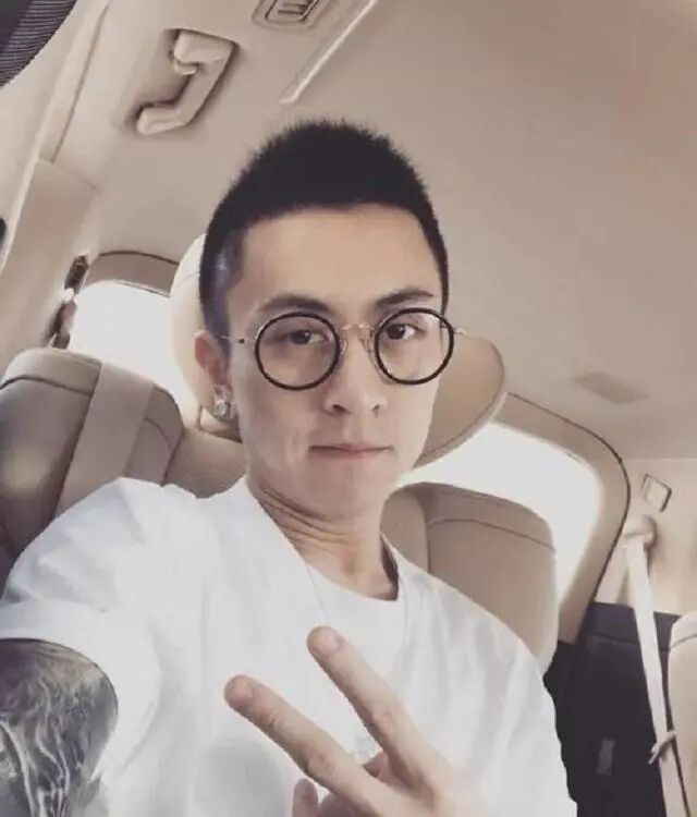 上海秦奋 上海滩富二代秦奋情史：“万花丛中过”，至今不沾身