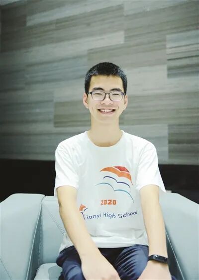 2020年是高考最难年,今年的高考状元都是什么人?