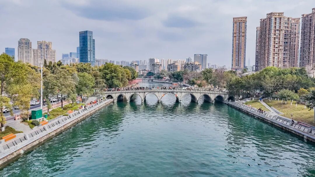 从成都锦江到巴黎塞纳河:两座浪漫之城的同频共振