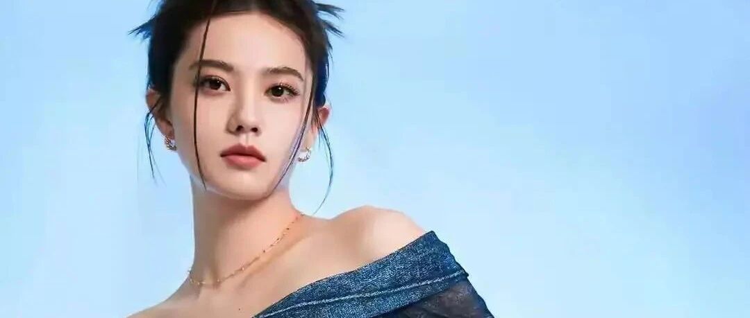姜佩瑶——好身材藏不住,时尚造型尽显魅力风采
