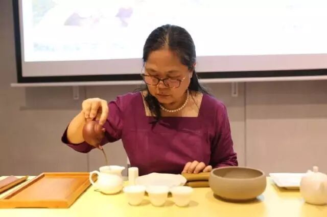 这是一个百分百茶道内涵的课程 从泡茶向茶道艺术进阶 茶道新生活官网