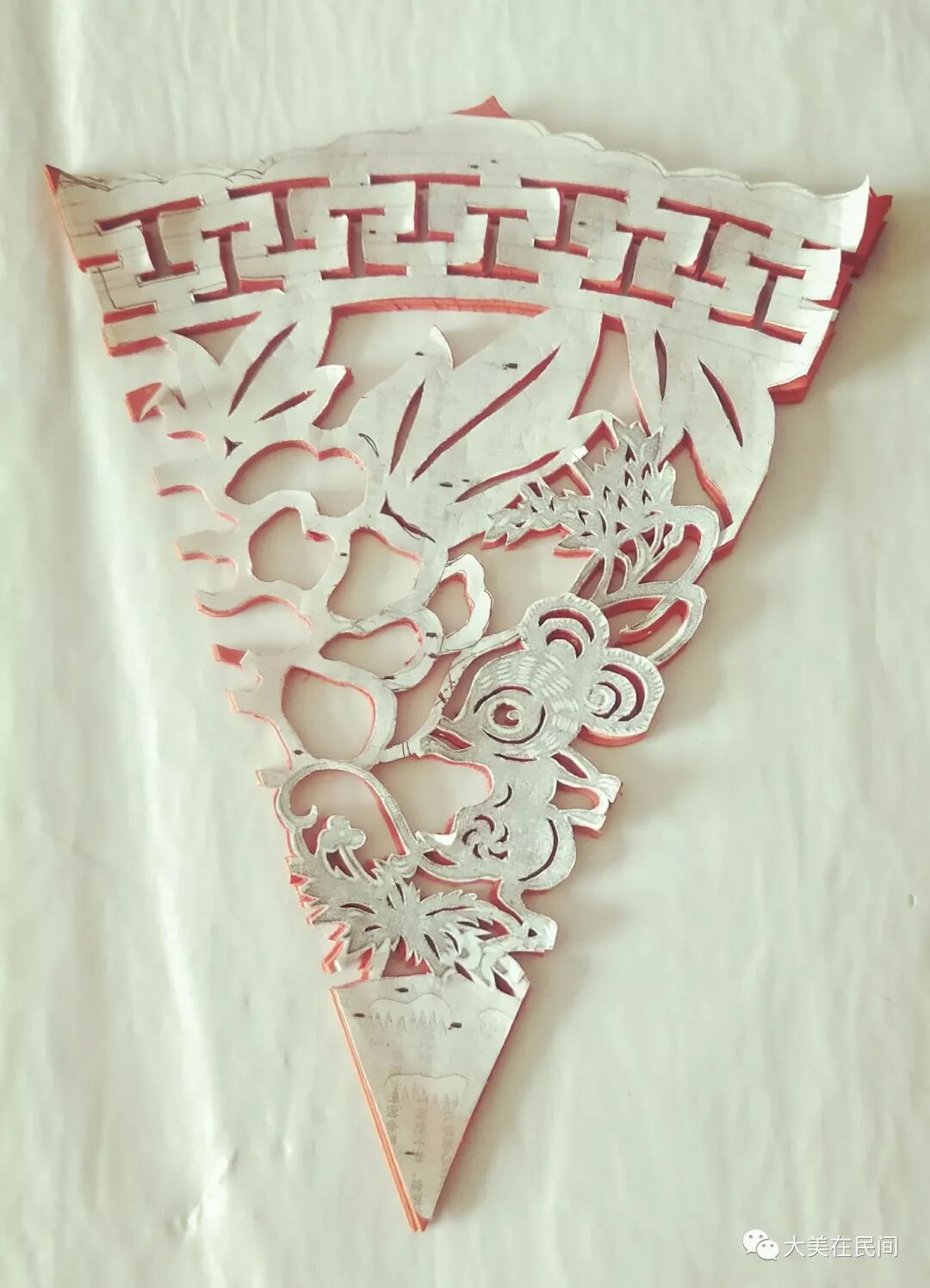 《幸福四中剪纸》第三章 第7节 六折剪大型团花