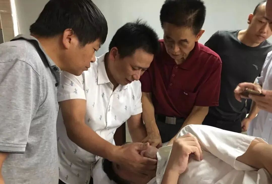 牵引椅怎么牵引颈椎牵引机（椅）_https://www.jmylbn.com_新闻资讯_第2张