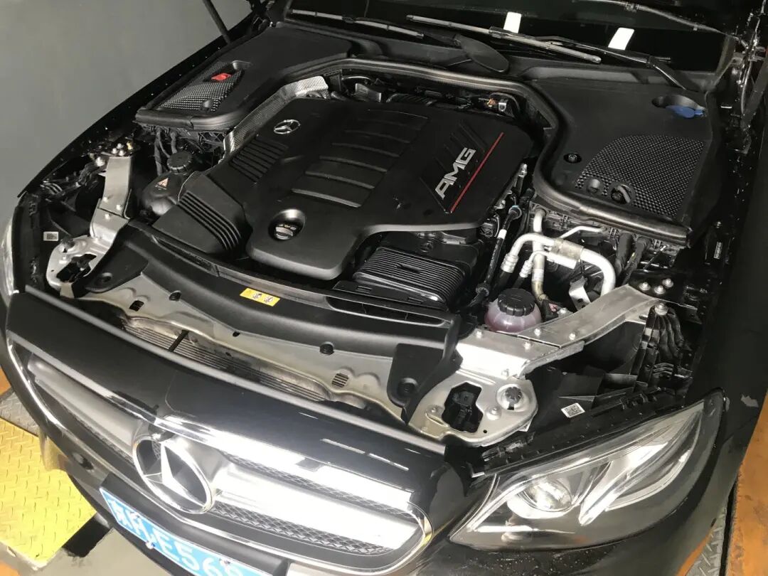 事故精修过的奔驰e53 amg,但仍然逃不过检测师傅的火眼金睛
