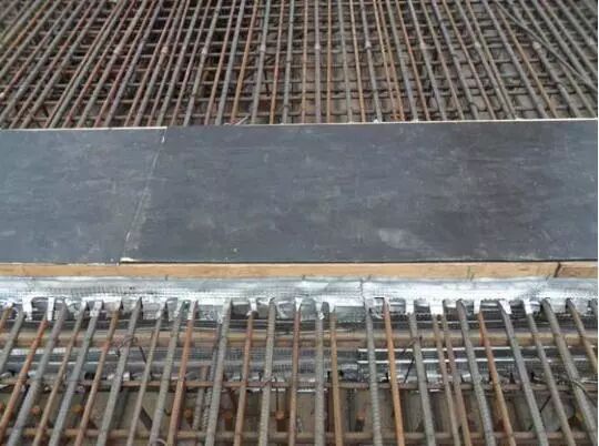 后浇带模板支设怎么做？这套标准做法堪称完美！的图20