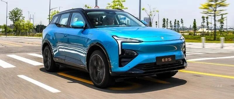 开起来居然很高级！ 抢先试驾恒驰5