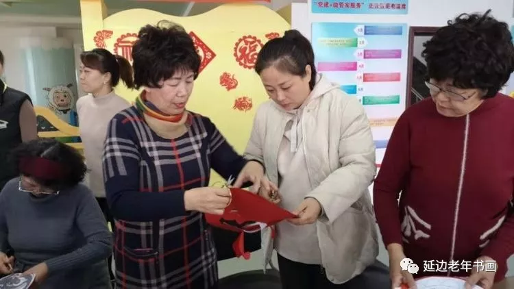 吉林省延吉市开启迎新年、送春联活动 吉林省延吉市开启迎新年、送春联活动