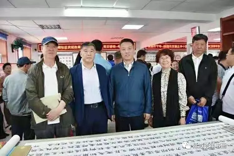 李宁个人书法、剪纸展在黑龙江建设农场引起轰动效应 李宁个人书法、剪纸展在黑龙江建设农场引起轰动效应