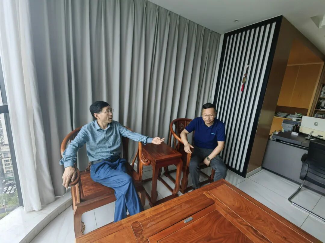 黃山市工商聯(lián)為執(zhí)委企業(yè)授牌