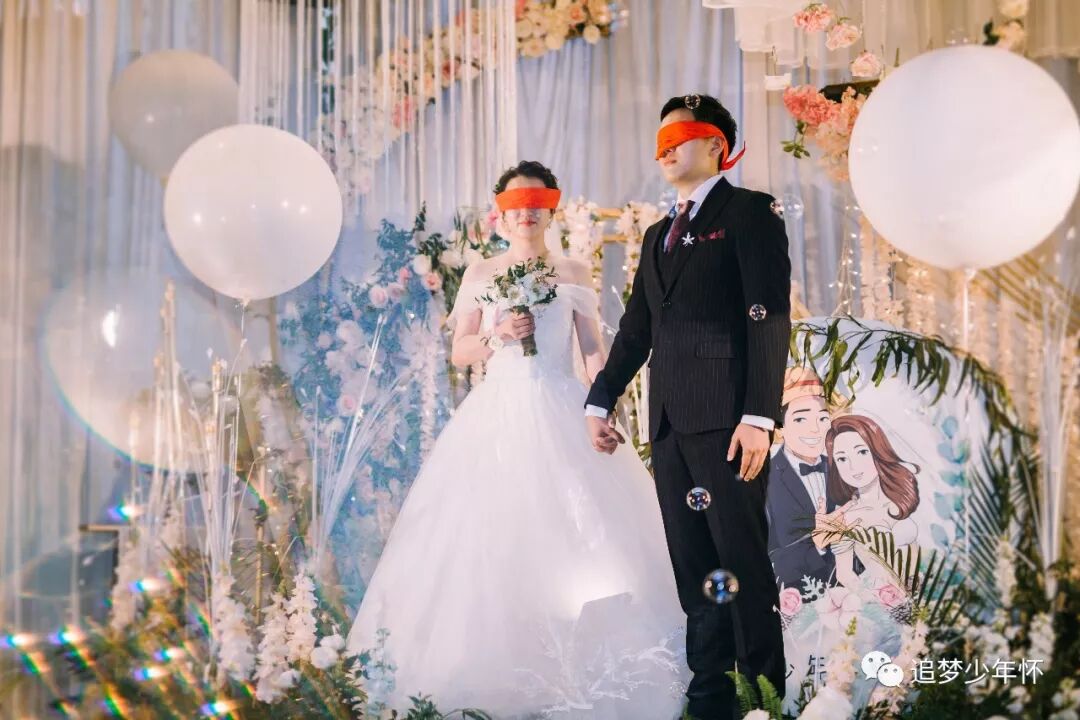 婚礼现场布置需要注意什么_淘宝电脑卖家应该注意哪些事项_婚礼场地布置注意事项