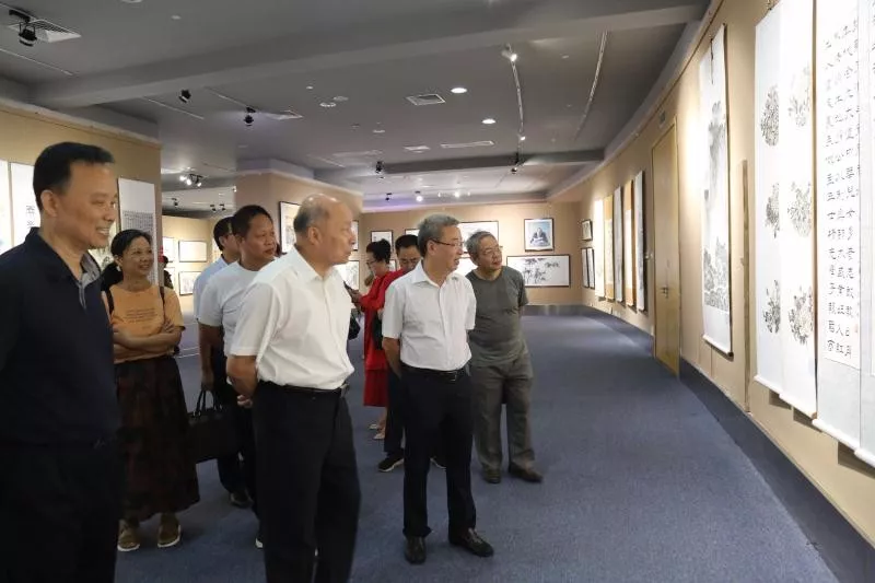 “庆祝中华人民共和国成立70周年江西省老年书画作品展”隆重开幕 新闻报道六则 “庆祝中华人民共和国成立70周年江西省老年书画作品展”隆重开幕 新闻报道六则