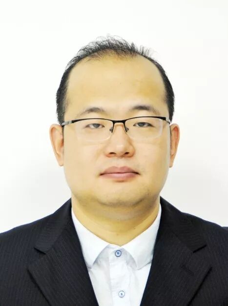 胶东在线石一鸣荣获第十五届烟台十大杰出青年提名奖和单项奖