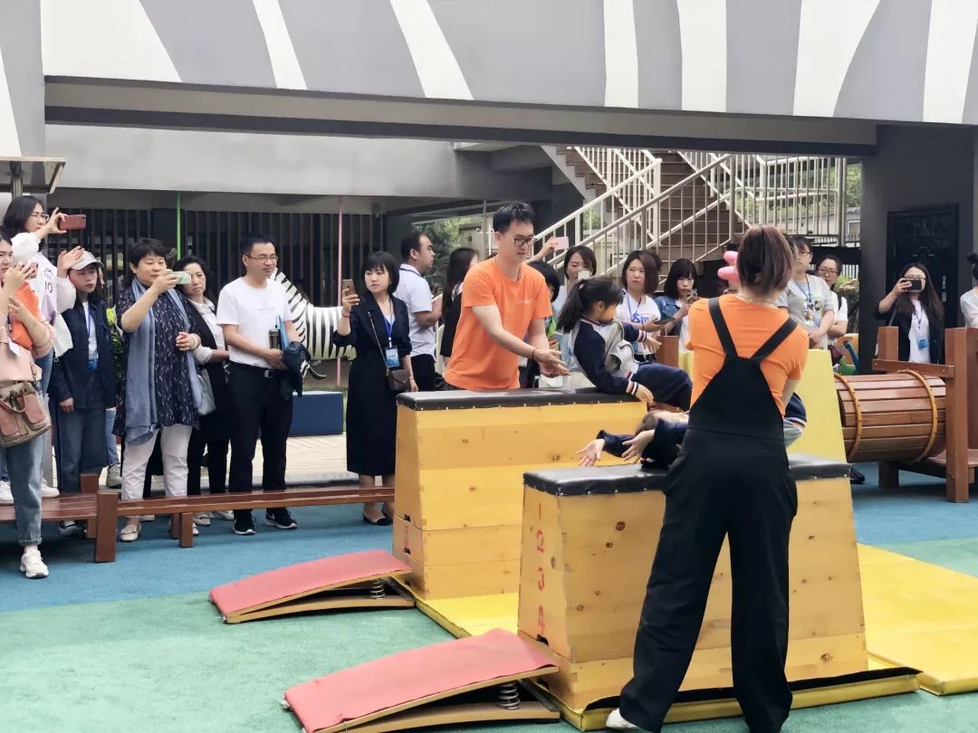 参观交流凝智慧 开放互动促发展——Keylight全脑教育西安福田教学示范基地福田万科幼儿园迎接全国各地幼教同仁莅临我园参访交流