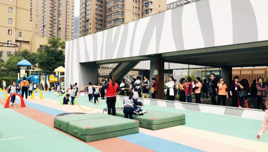 参观交流凝智慧 开放互动促发展——Keylight全脑教育西安福田教学示范基地福田万科幼儿园迎接全国各地幼教同仁莅临我园参访交流