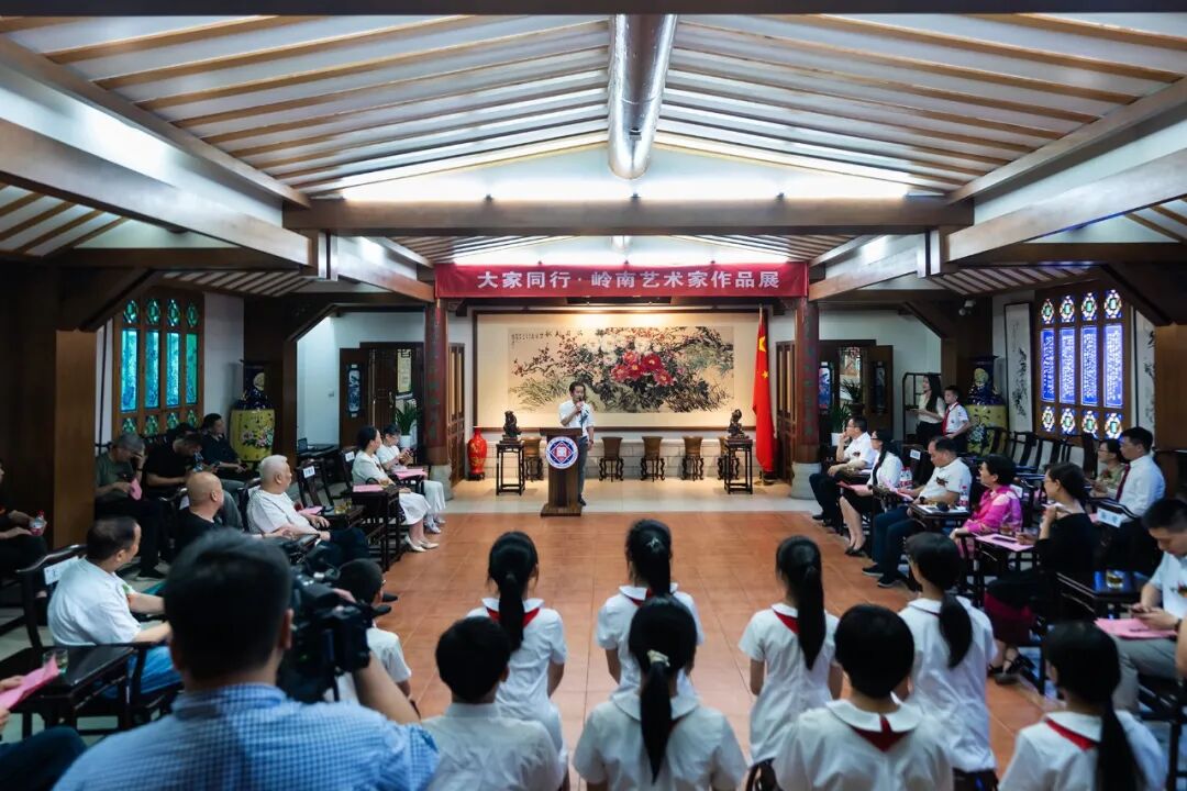 儿童节来临大家同行岭南艺术家作品展走进广州东山培正小学