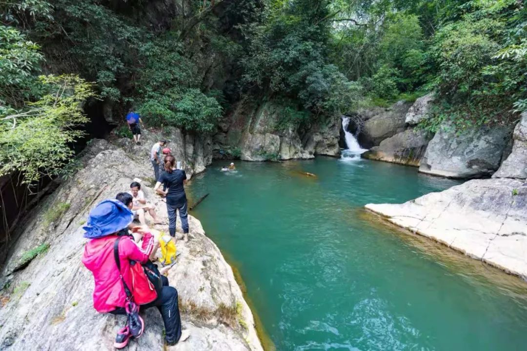 美炸！柳州附近竟藏著一個神秘景點「石中河」！還有清涼瀑布… 旅遊 第3張