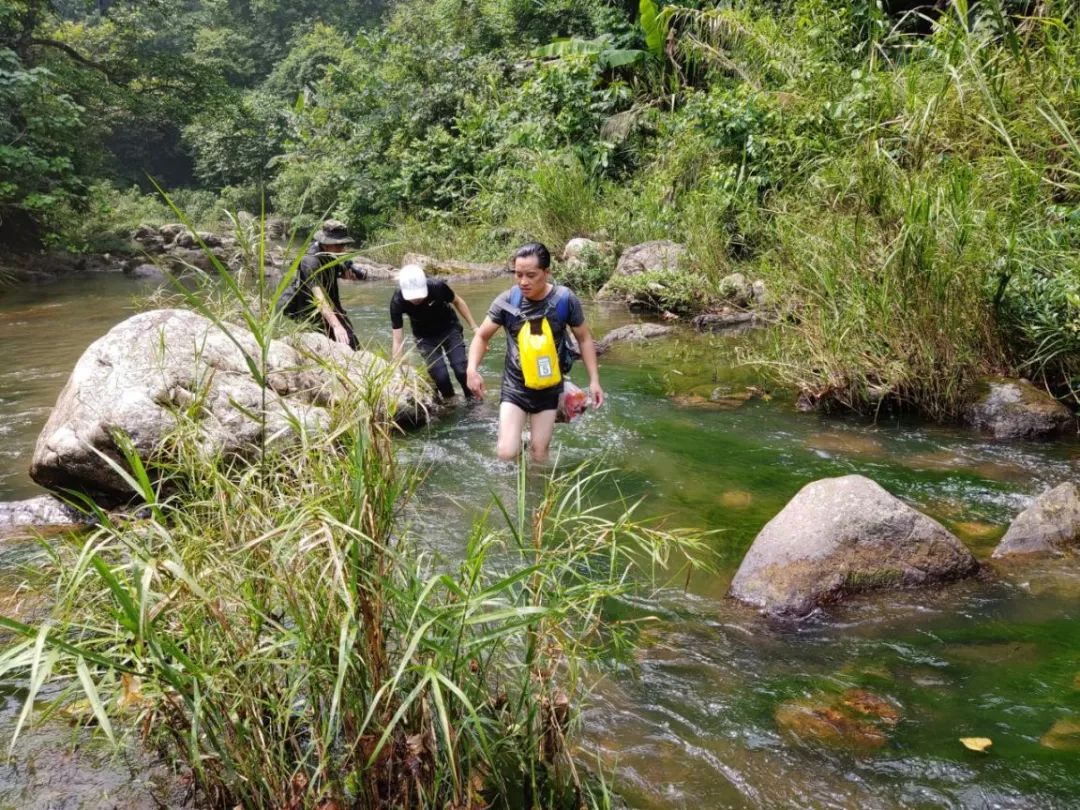 美炸！柳州附近竟藏著一個神秘景點「石中河」！還有清涼瀑布… 旅遊 第28張