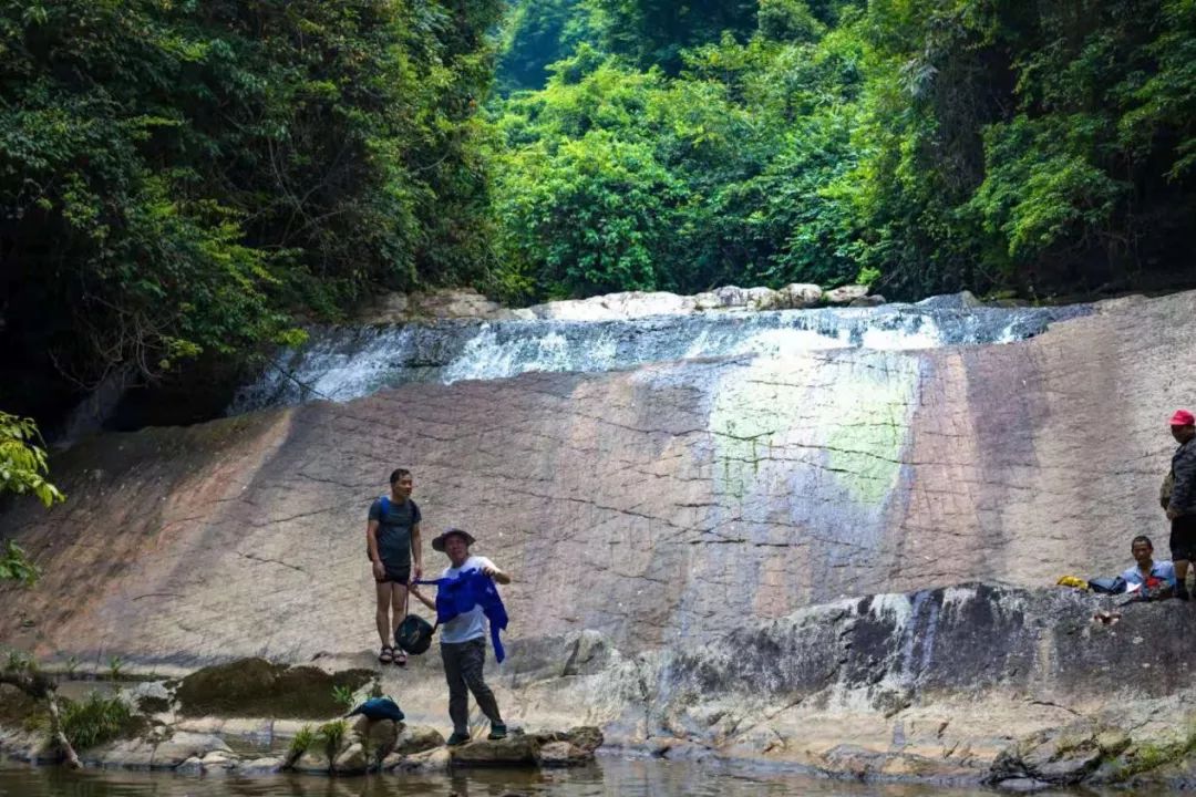 美炸！柳州附近竟藏著一個神秘景點「石中河」！還有清涼瀑布… 旅遊 第16張