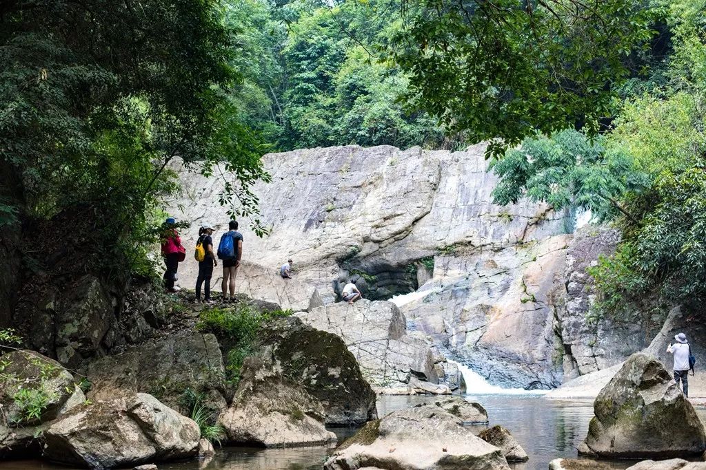 美炸！柳州附近竟藏著一個神秘景點「石中河」！還有清涼瀑布… 旅遊 第7張